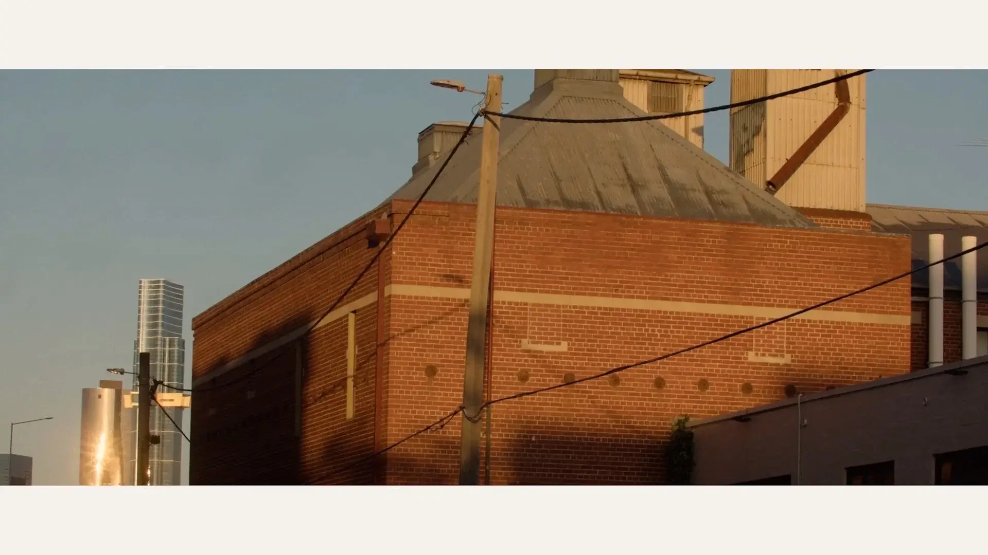 DH_EXTENDED_CUT_1920X1080.00_00_21_11.Still004