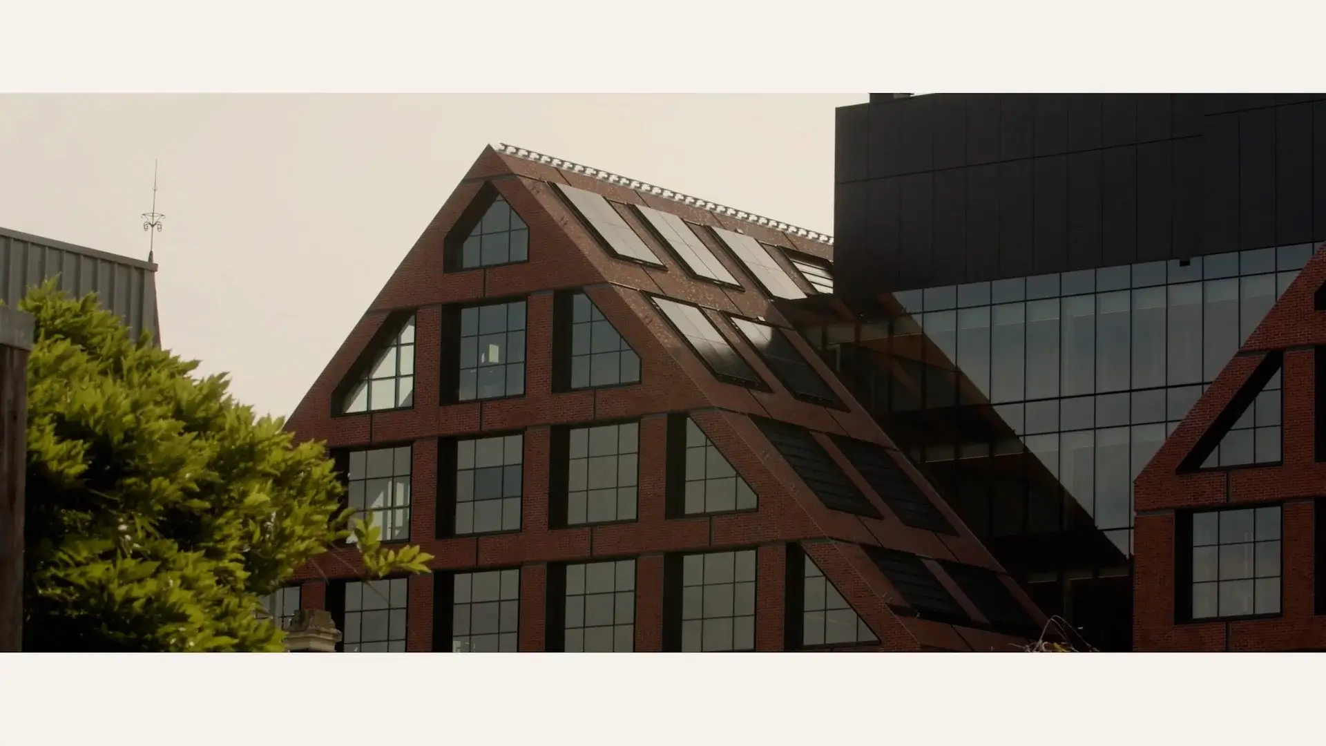 DH_EXTENDED_CUT_1920X1080.00_02_04_00.Still007