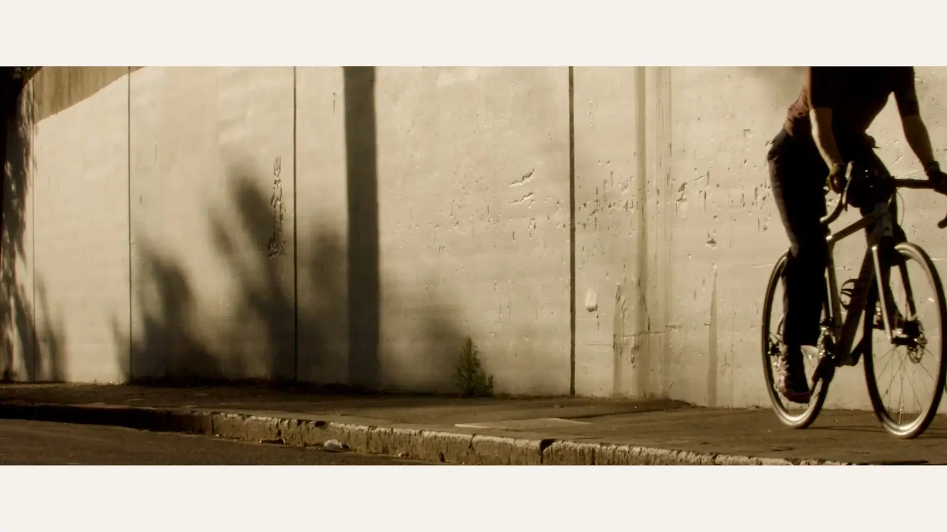 DH_EXTENDED_CUT_1920X1080.00_04_05_24.Still010